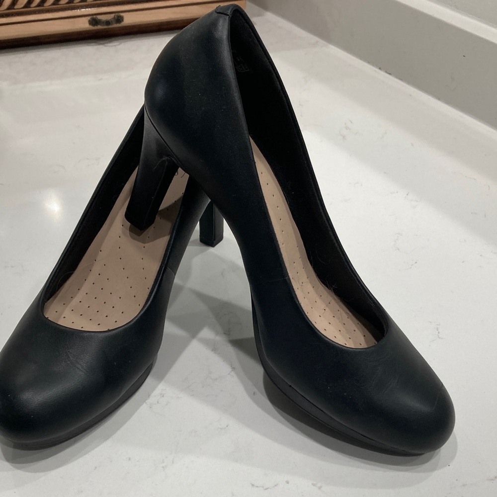 Clarks  Collection Elegant Black Heels size 7.5